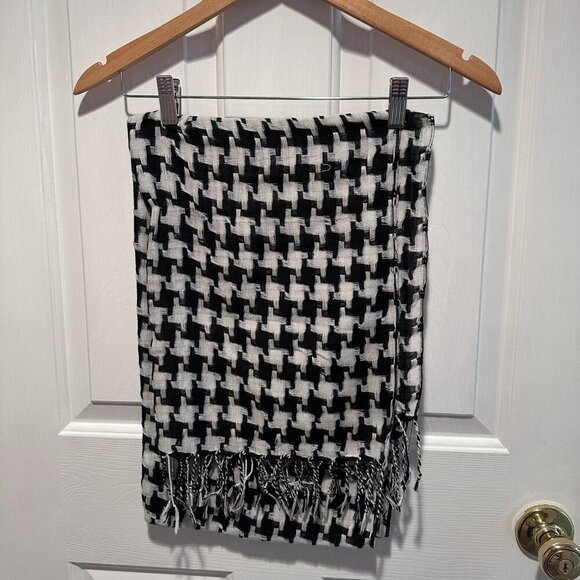 Black & White Hounds Tooth Scarf - Picture 1 of 1
